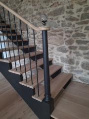 Menuiserie le Gac - Départ d'escalier dans un manoir