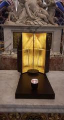 Olivier Held - Dorure du tabernacle de Notre-Dame-de-Paris (conception du tabernacle: Guillaume Bardet / Fondeur: entreprise Barthélémy Art), en collaboration avec Julien Girgenti