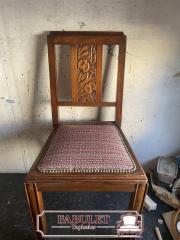 Tapissier Fabulet - Refection-dune-chaise-ancienne-en-bois-sculpte-a-Montpellier